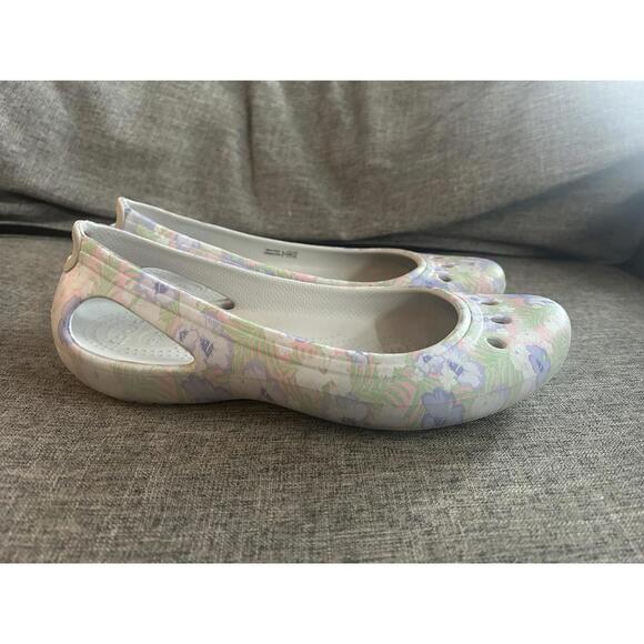 Crocs Kadee Flats Womens Si0ze 10 Graphic Print Light Pink Floral - Picture 1 of 9